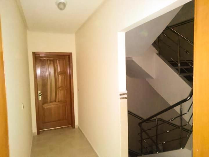 Fantastique Appartement Nouveau Meuble Avec Wifi & Netflix A Proximite Du Marjane Tanger Exterior foto